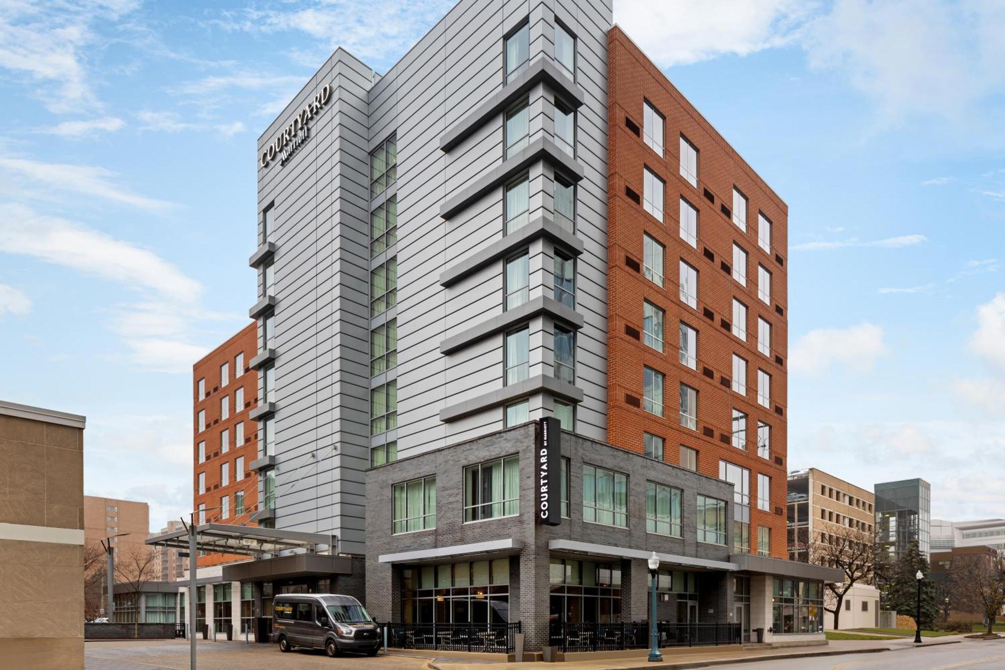 Courtyard Cleveland University Circle Экстерьер фото