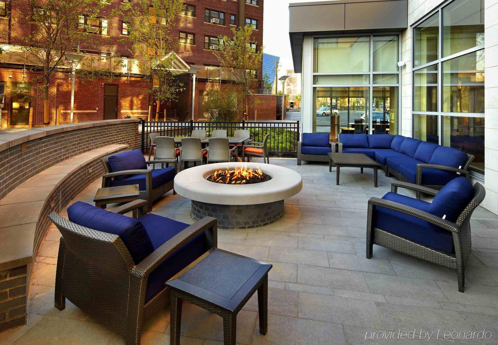 Courtyard Cleveland University Circle Экстерьер фото